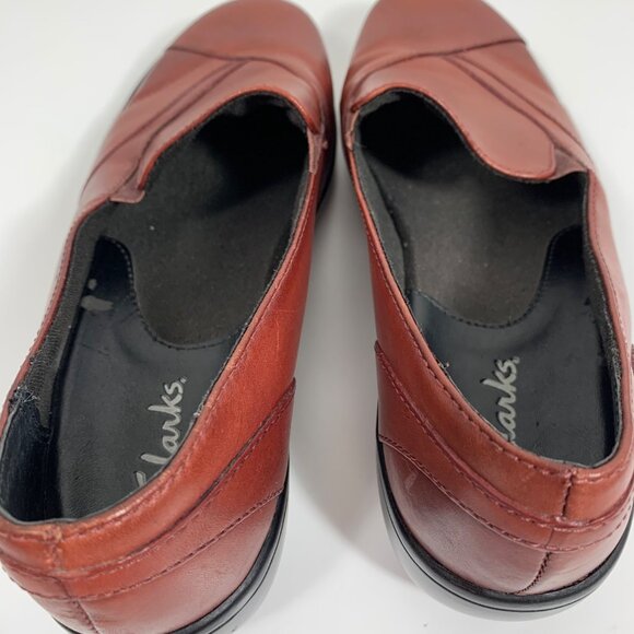 Clarks Women Red Leather Slip-On Loafers Clogs Comfortable Non-Slip Shoes SZ 6.5 - Picture 7 of 8